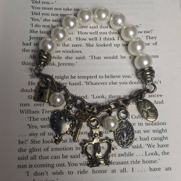 Pearls and Charm Crown/ Heart Links Bracelet - Picture 1 of 10